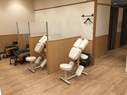 《駅チカ・駅ナカ》社保完備で、能力に応じたインセンティブもあり!未経験でも充実の研修で安心して店舗デビューができる♪