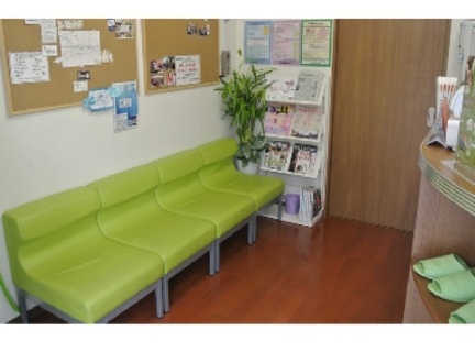 構造医学・矯正・運動療法・鍼を用い治療を行います。治療院の他にも興味があれば介護分野・リラクゼーション分野も経験可能。