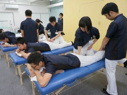 《充実の研修制度と待遇》鍼灸割合は70%以上☆医師も認める最新のトリガーポイント治療が学べます♪