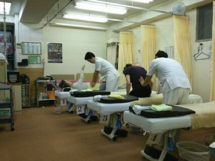 【基本給23万円+歩合でしっかり稼げる!】矯正や鍼治療を中心とした確かな技術で月の来院は1000人を超える大人気鍼灸整骨院です!