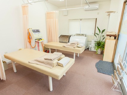 症状に合わせた「手技中心」の施術!豊富なメニュー、雑誌・メディアにも取り上げられる高い技術力が特徴です!