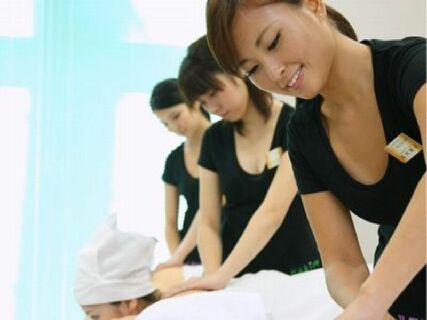 ≪フィットネスクラブ内の新感覚エステ≫併設施設利用や社割制度も充実/働きながらキレイになれる♪