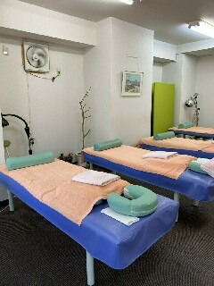 「楽しく治療」が治療のモットー!患者様のと距離はかなり近い♪福利厚生が充実した整骨院グループです。
